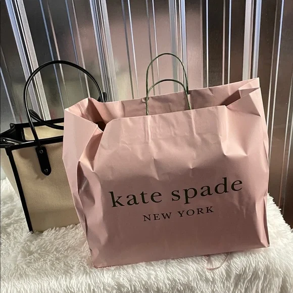 Kate Spade Black and Cream Tote Bag with wallet - Picture 8 of 8